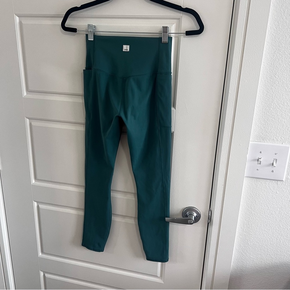 Vuori Seafoam Green Teal Leggings XS
